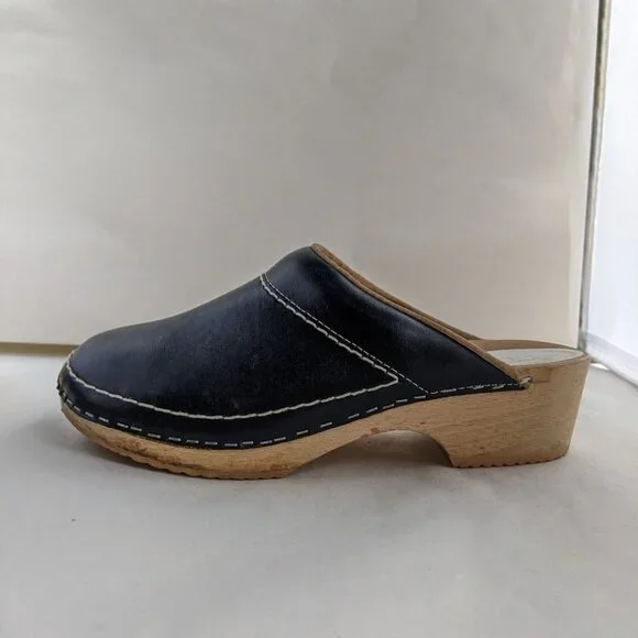 Orthopedic Leather Dutch Market Wood Navy Blue Clog - Picture 2 of 8